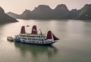 Kayak adventure in Lan Ha bay 