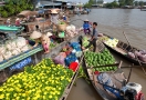 922-mekong-floating-market