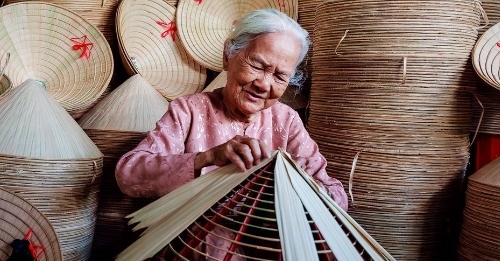 Exploring Chuong village in Hanoi : A hometown of Vietnamese conical hats