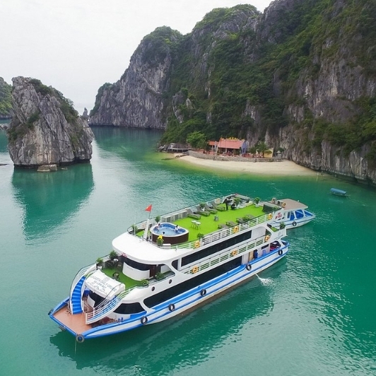 La Casta Daily Luxury Cruise In Halong Bay 