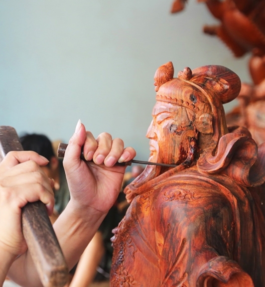 Tour of Van Phuc Silk Village, Son Dong Sculptures - Thach Xa Dragonfly