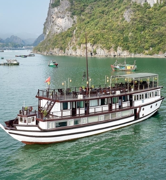 Garden Bay Legend Cruise 02 (10 Cabins) In Bai Tu Long Bay 