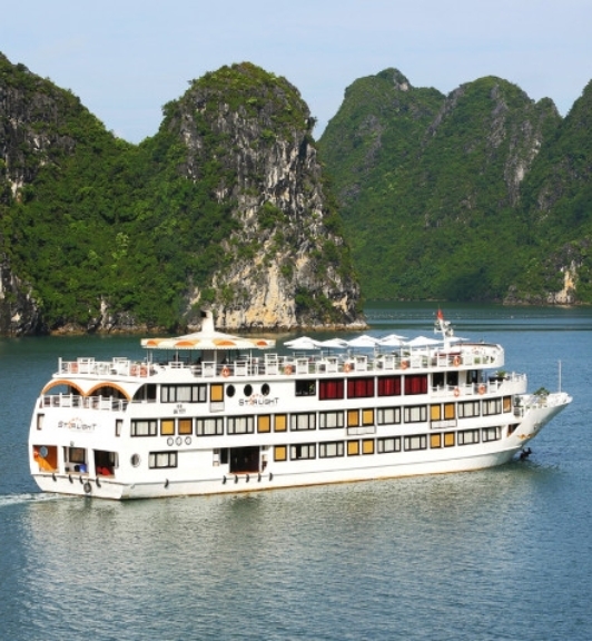 Starlight Cruise Boat In Halong Bay 