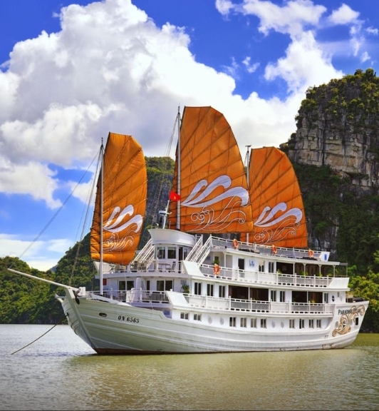 Paradise Peak Junk Cruise In Halong Bay 