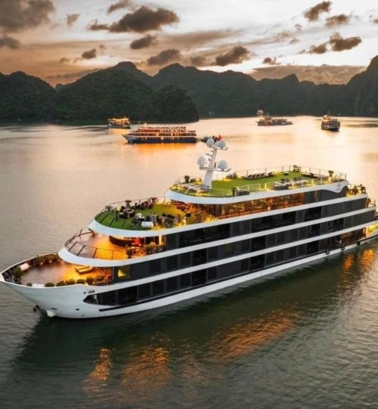 Venus Cruise Through Halong Bay - Lan Ha Bay 