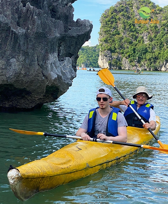 Lan Ha Bay cruise & kayaking of Group Kelly