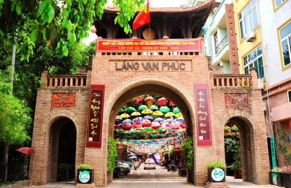 Van Phuc Silk Village: Traditional Beauty & Unique Vietnamese Craft Van Phuc Silk Village: Traditional Beauty & Unique Vietnamese Craft