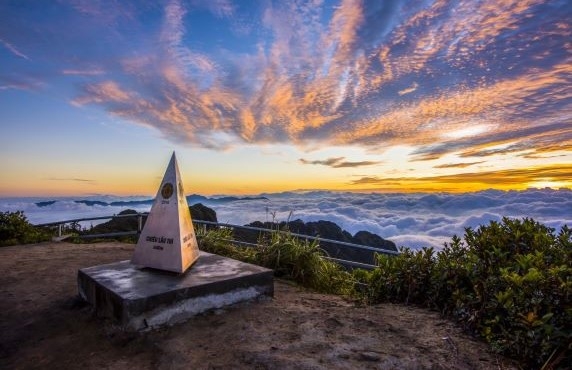 Trekking To Chieu Lau Thi Peak - Majestic Mountain In Ha Giang Trekking To Chieu Lau Thi Peak - Majestic Mountain In Ha Giang
