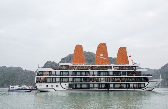2 Days On La Regina Grand 5-Star Cruise In Halong Bay With Rosy 2 Days On La Regina Grand 5-Star Cruise In Halong Bay With Rosy