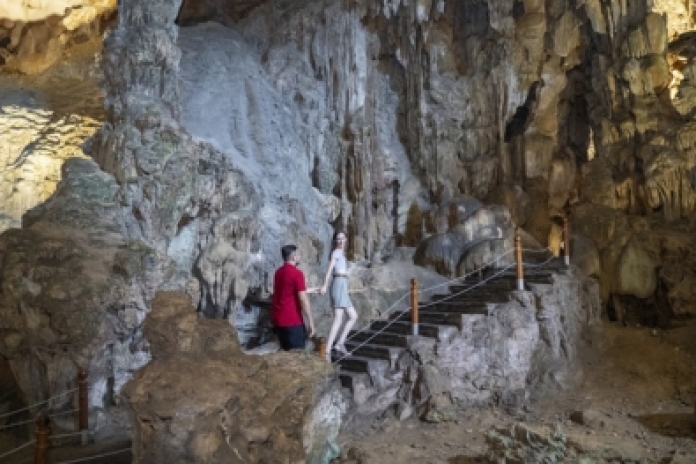 Sung Sot Cave - Halong Bay (B,L)