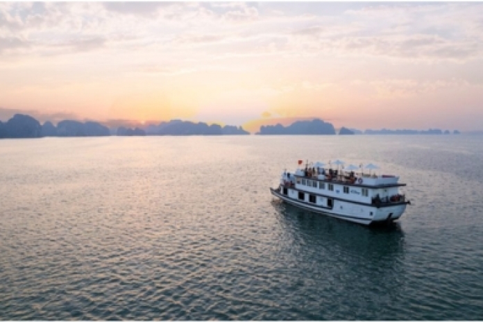 Hanoi - Halong Bay (L,D)