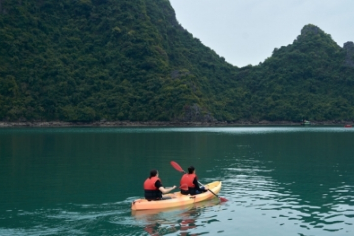 Bai Tu Long Bay - Vung Vieng Floating Village - Hanoi (B,L)