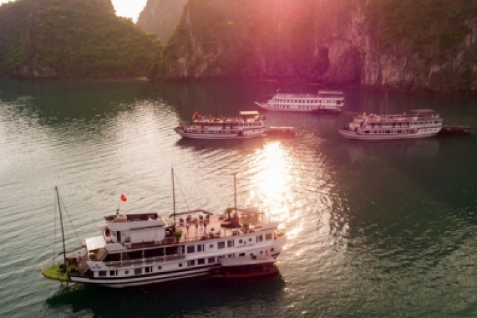 Hanoi - Bai Tu Long Bay - Cap La Island - Cong Do (L,D)