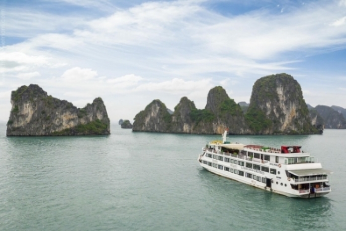 Hanoi - Halong Bay - Luon Cave - Titop Island (-L,D)