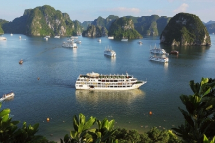 Hanoi - Bai Chay - Halong Bay (-,L,D)