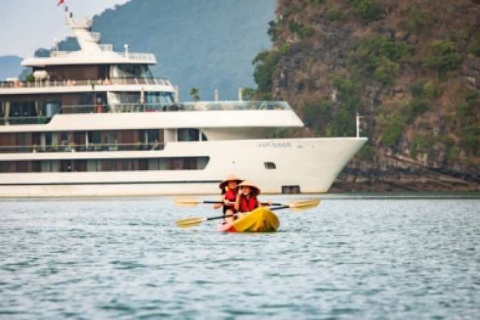 Halong Bay - Ao Ech Area - Hanoi (Breakfast - Brunch)