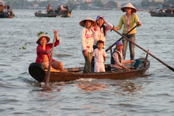 Cai Rang Floating Market - Transfer to Phu Quoc (B, L)