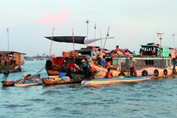 Can Tho - Cai Rang floating market - Transfer to Phu Quoc (B,L)