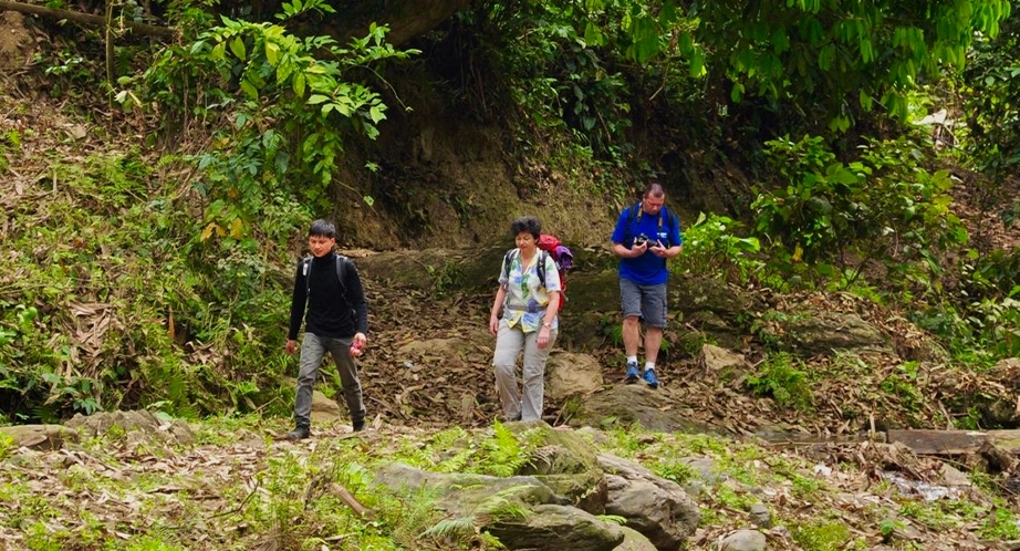 Trekking in Ba Be National Park