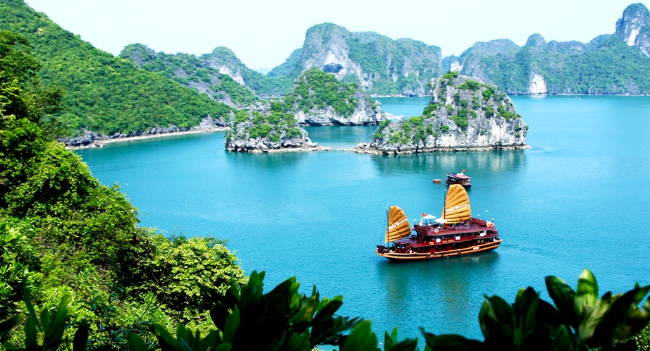 Halong Bay Cruise, Vietnam