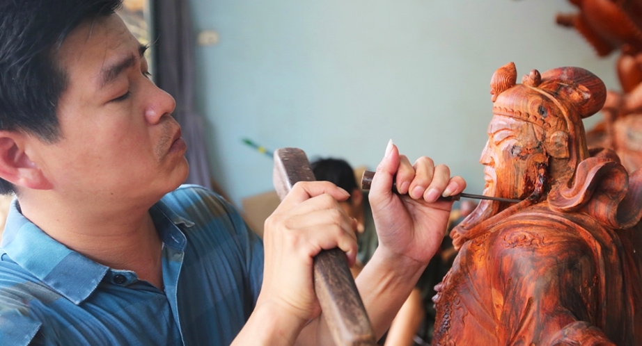 Sơn Đồng wood carving village