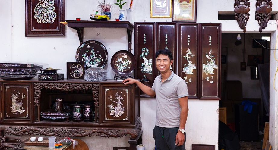 Chuôn Ngọ mother-of-pearl mosaic craft village