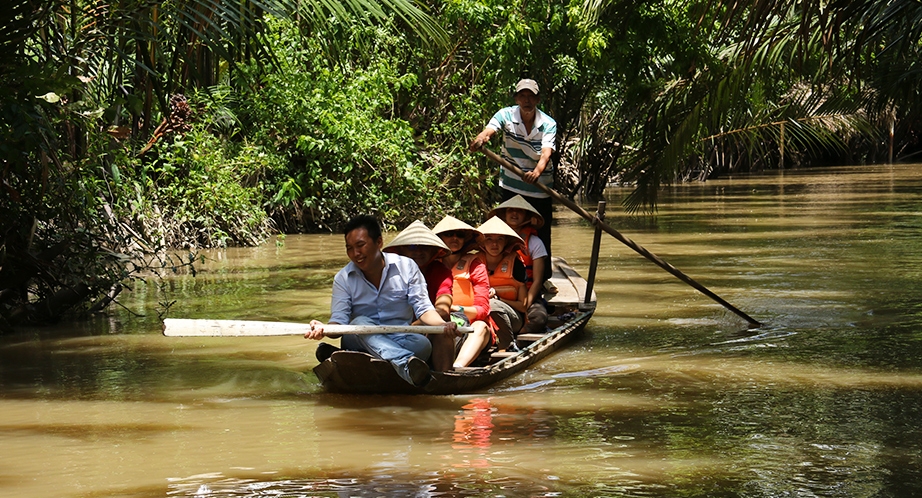 Sampan cruise in Cai Be