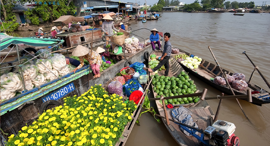922-mekong-floating-market