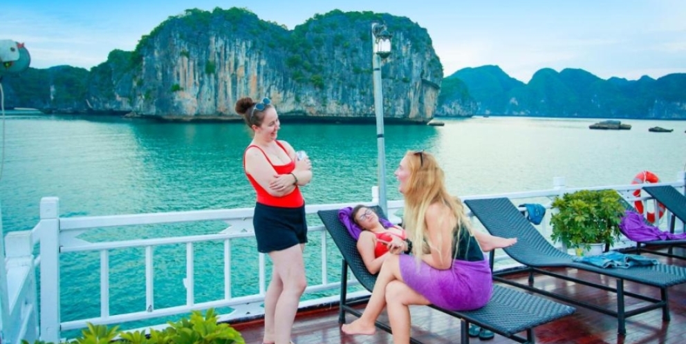 Relax on cruise's sundeck 