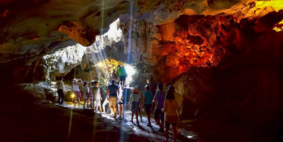 Explore Sung Sot cave 