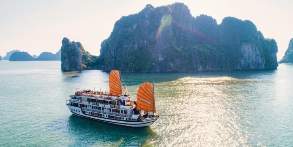 Victory cruise Halong bay 