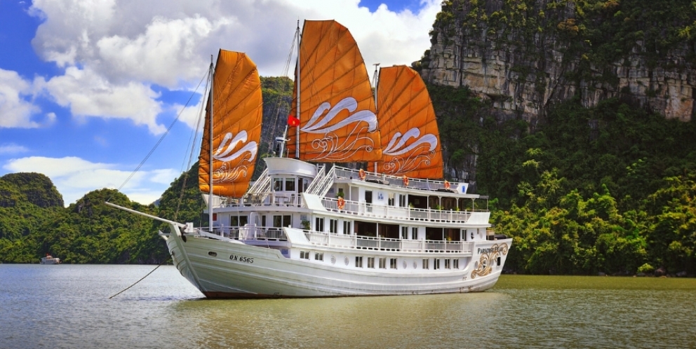 Paradise peak cruise in Halong bay 