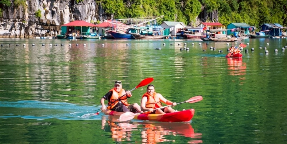 Kayak in Vung Vieng Village 