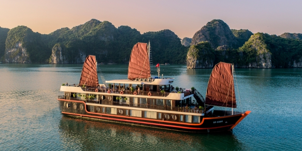 Cozy Boutique cruise in Lan Ha bay 