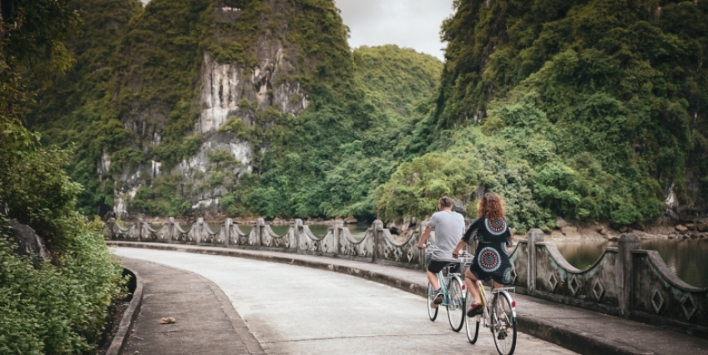 Cycling in Viet Hai village