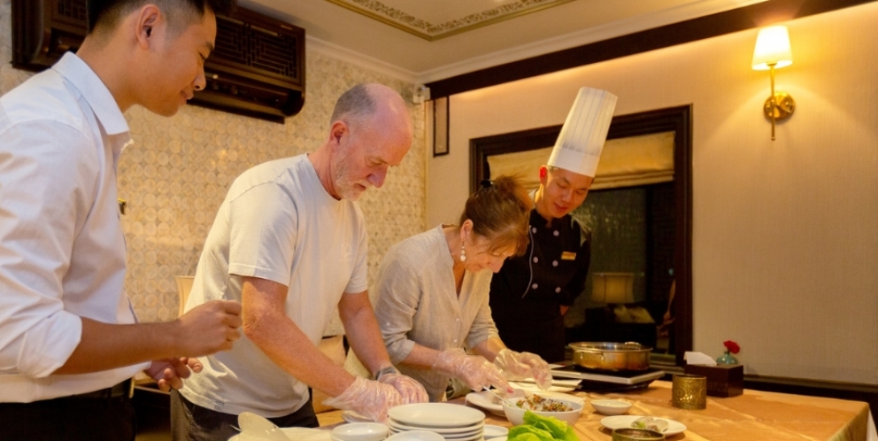 Cooking class onboat 
