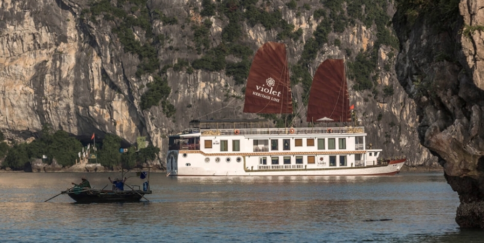Heritage Line Violet cruise through Halong Bay 