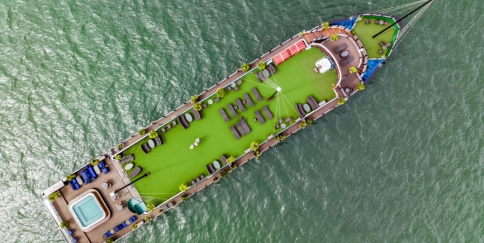 La Casta cruise Ha Long bay from above 