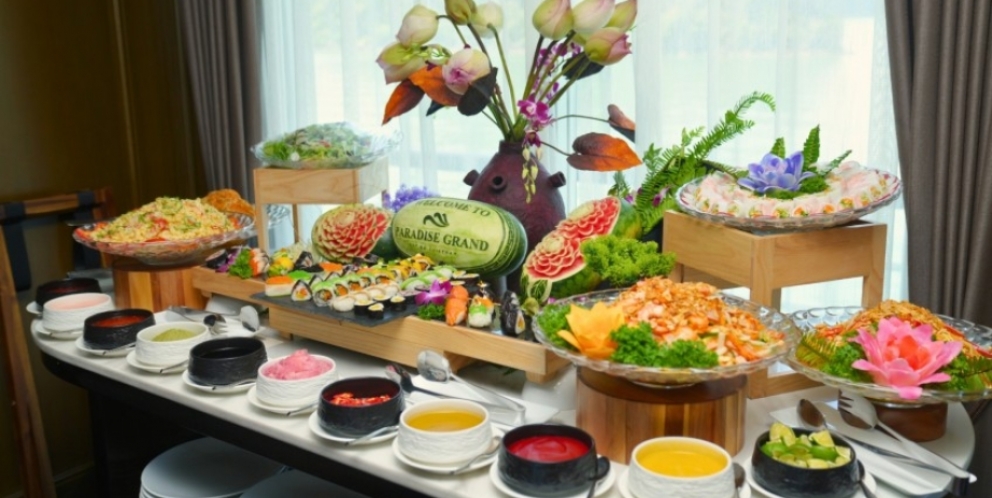 Appetizing buffet dishes 