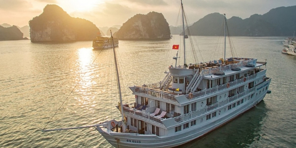 Paradise Grand Cruise Junk Halong Bay