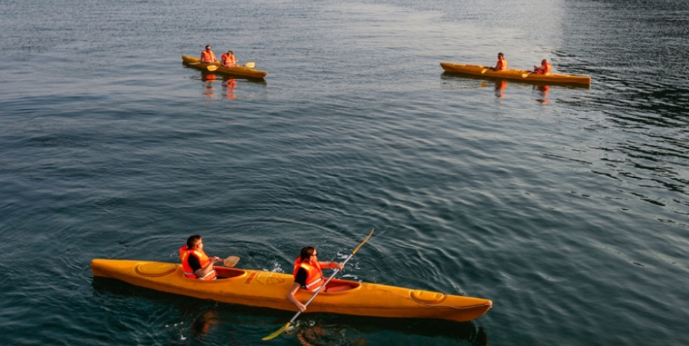 Kayaking in Lan Ha Bay