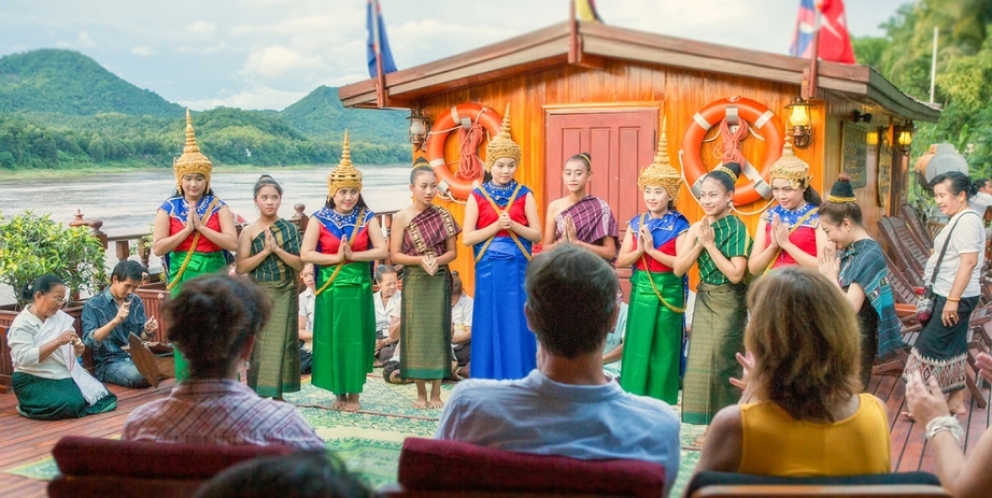 Traditional Laotiane performance 