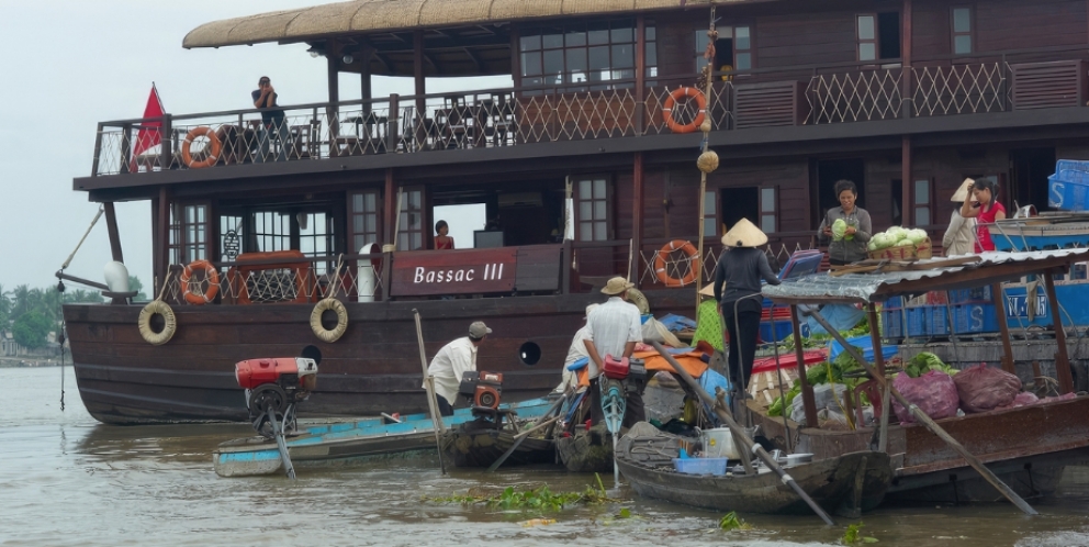 Active atmosphere of Mekong river