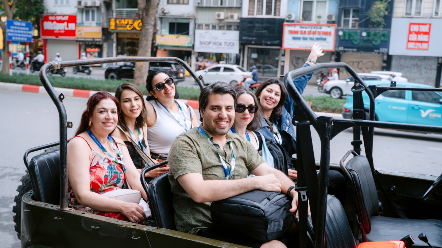 Discover Hanoi by jeep