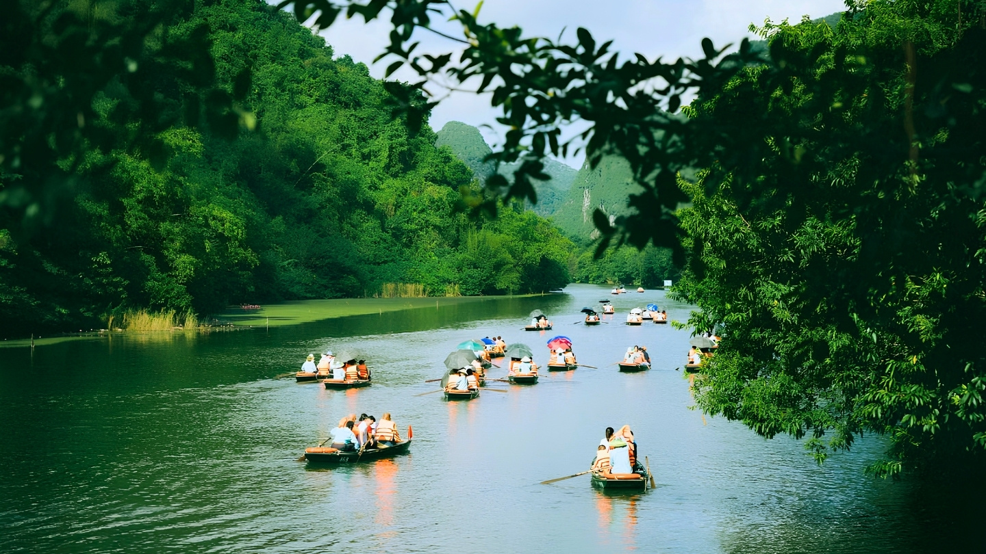 Trang An Ninh Binh tour - In the heart of natural wonders