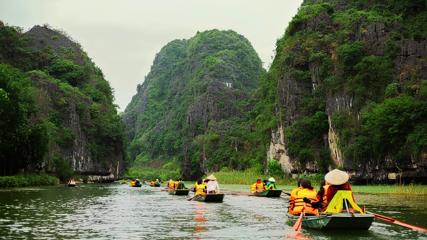 Trang An Ninh Binh boat tour