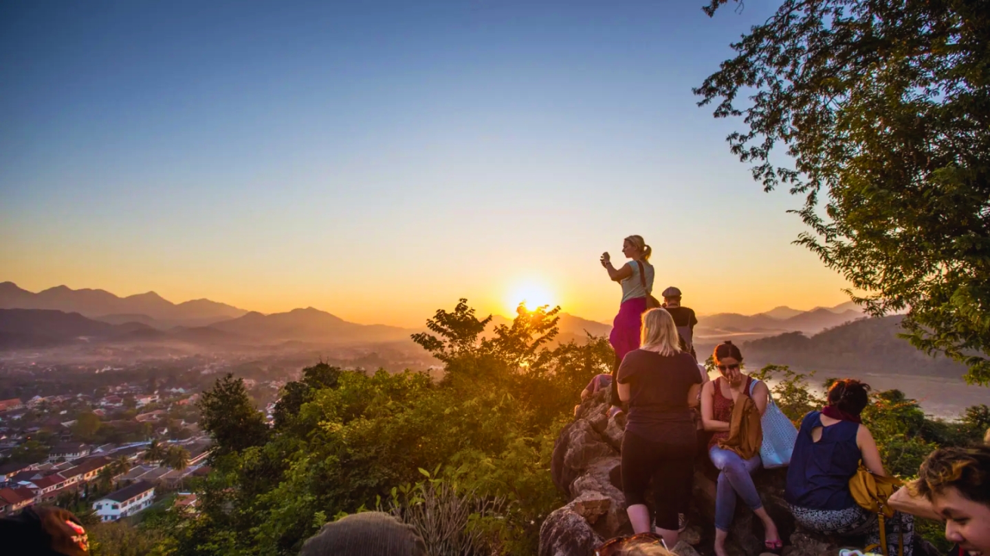 A magnificent sunset from Mount Phousi