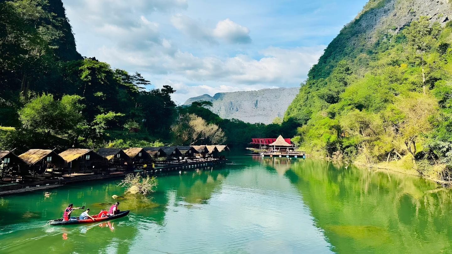 A journey through Laos at the pace of nature and traditions