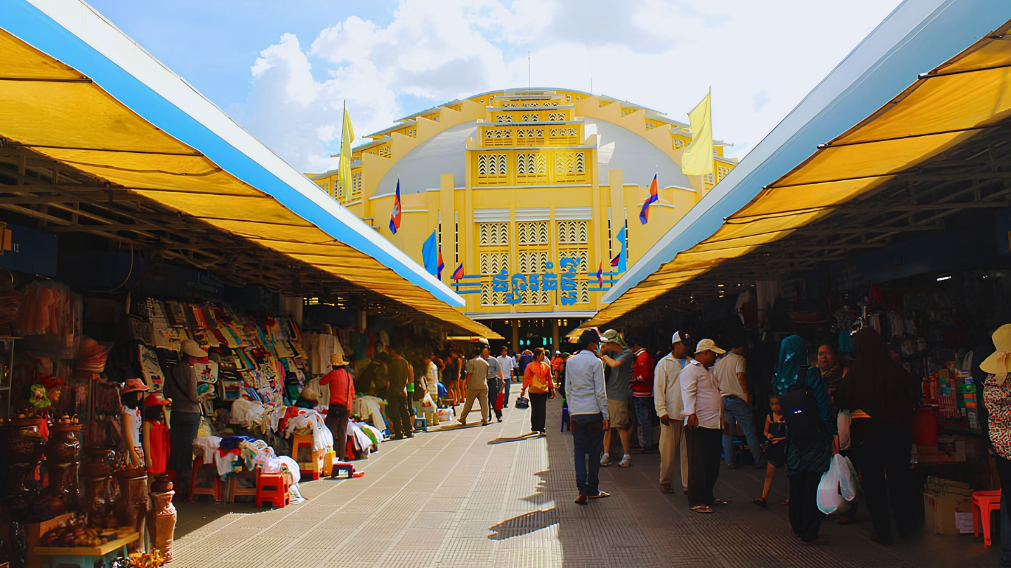 The authentic charm of Phsar Thmey Market in Phnom Penh