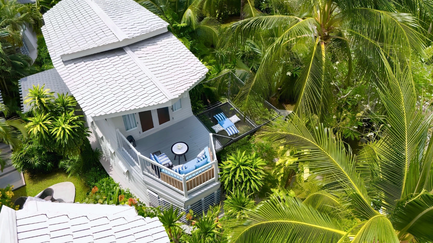 A suite inspired by traditional Thai boats at Meliá Koh Samui